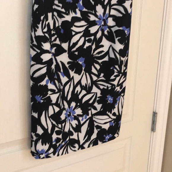 New Floral Dress - Picture 3 of 9